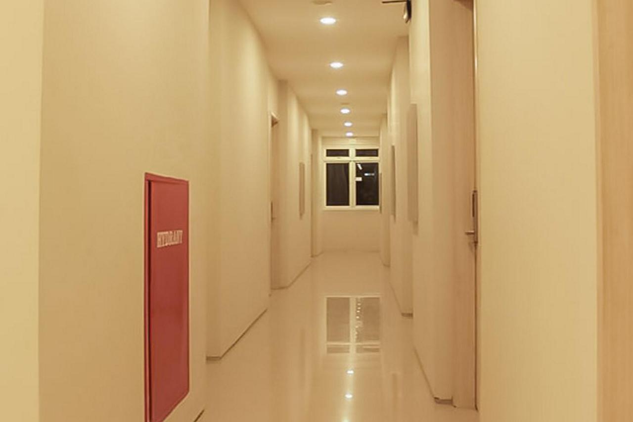 慕蒂亚拉红色伙伴酒店 Padangsidimpuan 外观 照片